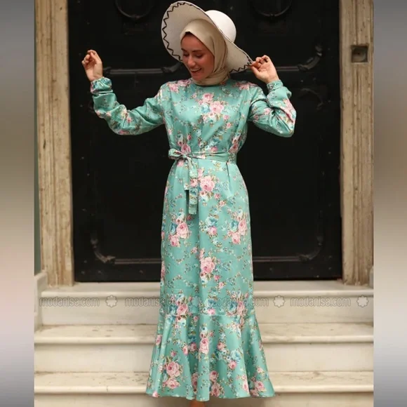 green emerald velvet dress Buy Women Sea Green Floral Sweetheart Neck Short Skater Dress Online at  Best Price main image 1